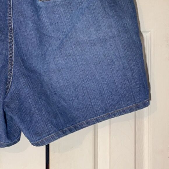 Gloria Vanderbilt High Rise Denim Shorts 18 - Picture 10 of 15